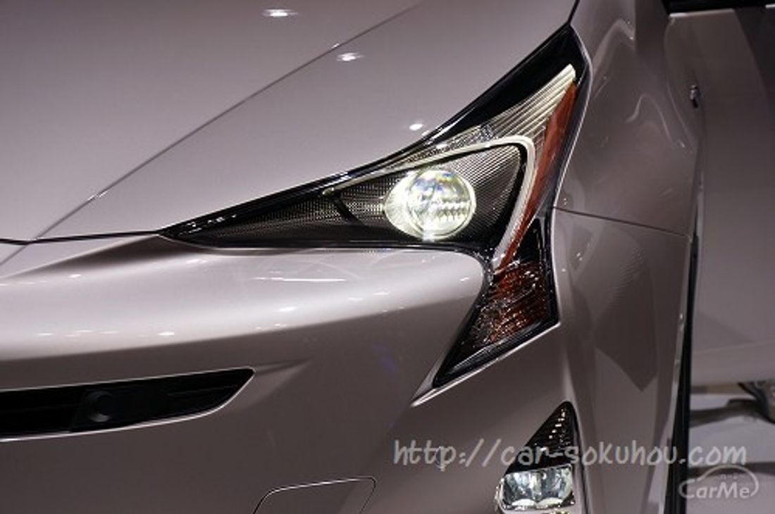 トヨタ プリウス 2015