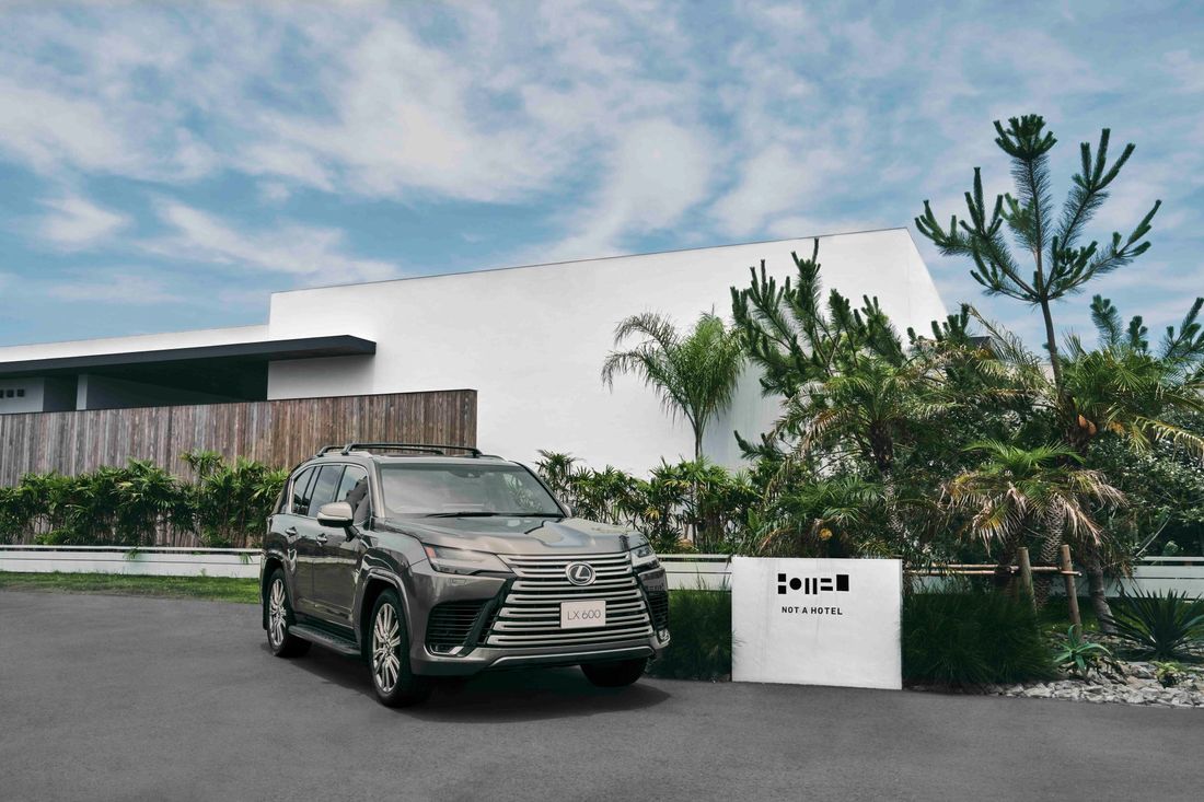 NOT A HOTEL×LEXUSが期間限定でコラボレーション。滞在中、特別仕様のLX600をご利用いただけるエクスク…