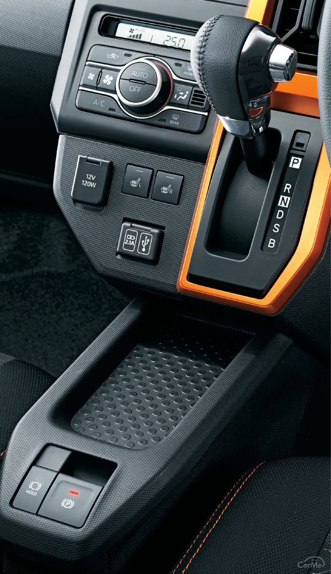 ダイハツ 新型タフト La900s La910s型 のインパネは機能が充実