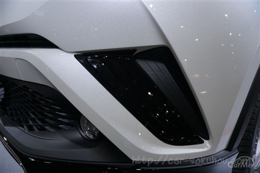 トヨタ C-HR 2017