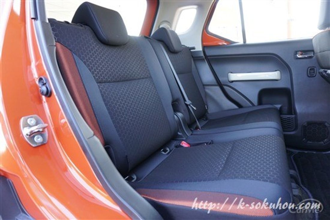 スズキ クロスビーの後部座席 イグニスのシートとの違いは By 車選びドットコム