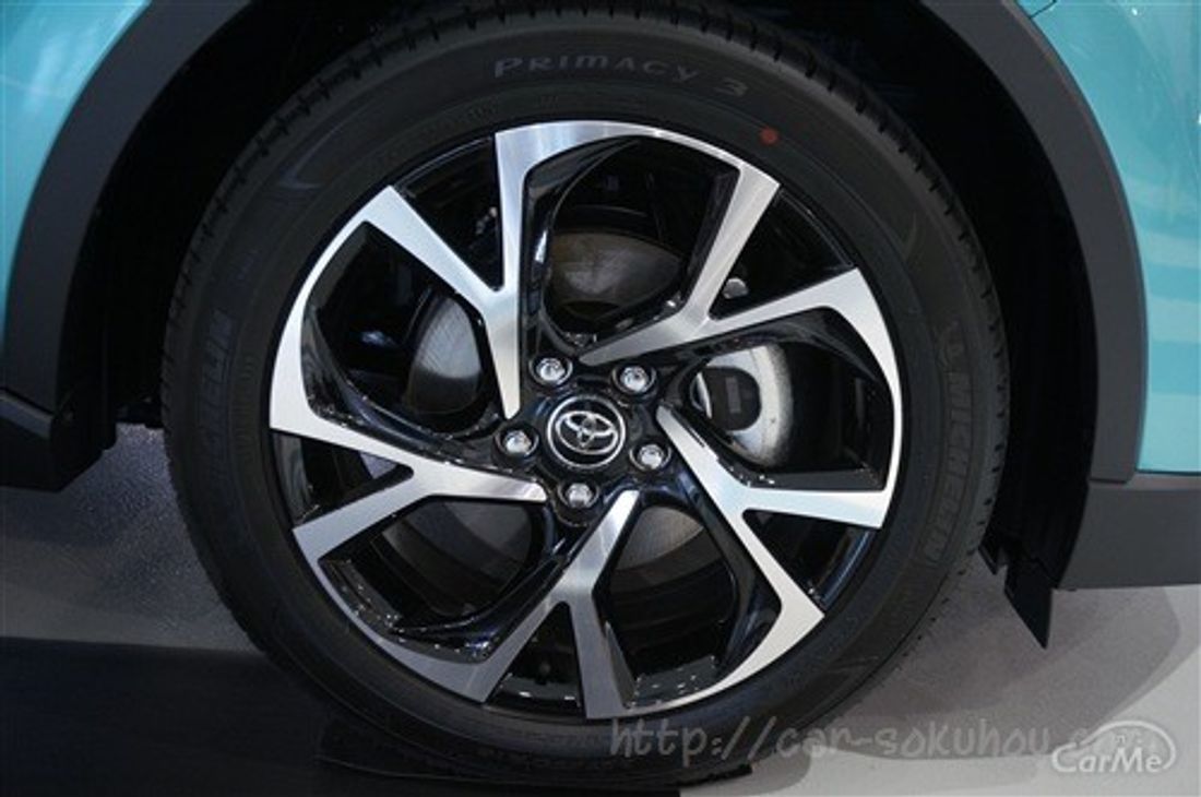 トヨタ C-HR 2017
