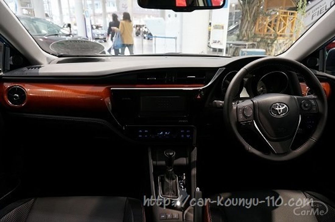 トヨタ オーリス ハイブリッド 2016