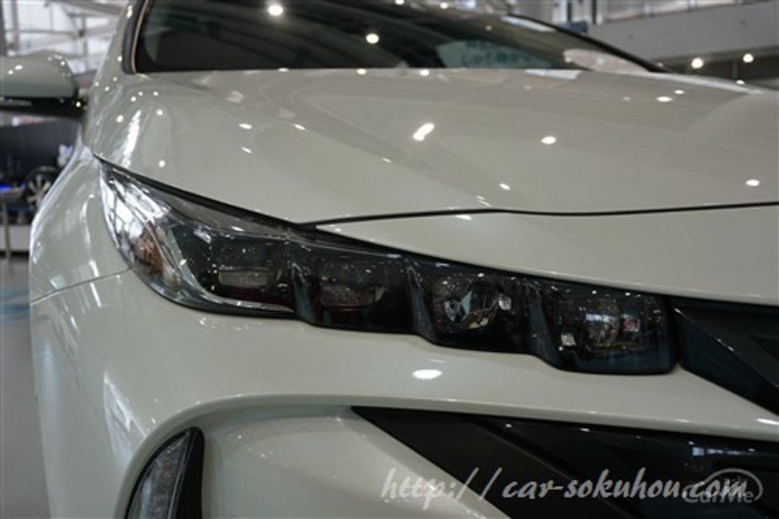 トヨタ プリウス PHV 2017