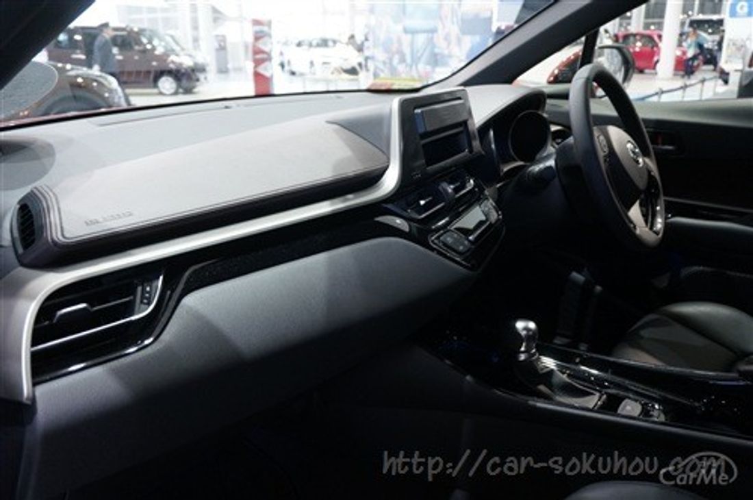 トヨタ C-HR 2017