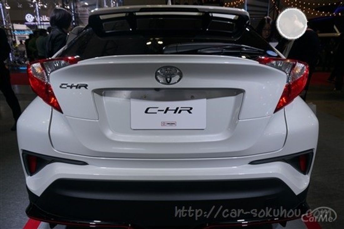 トヨタ C-HR 2017