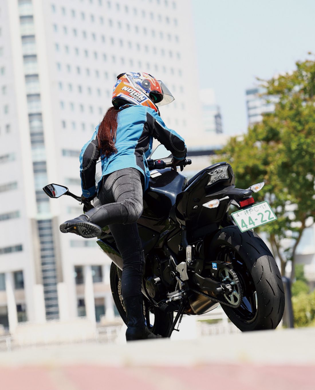 フルカウルを纏ったミドルツイン カワサキ Ninja 650 Absの写真 6枚目