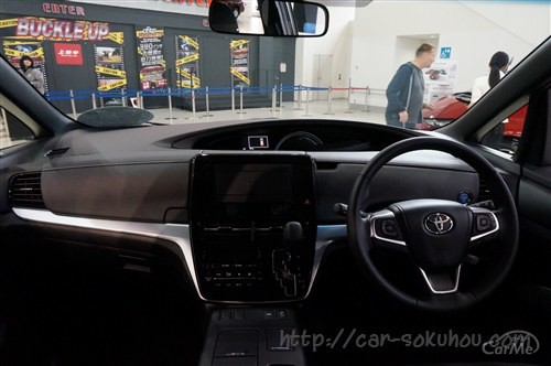 Hvもオシャレになった エスティマ ハイブリッドの内装レビュー