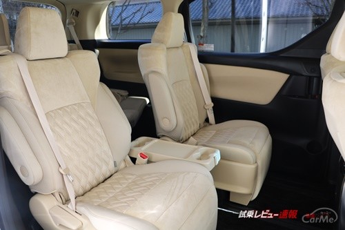 アルファード Hybrid Xの2列目シートレビュー 機能性を徹底チェック