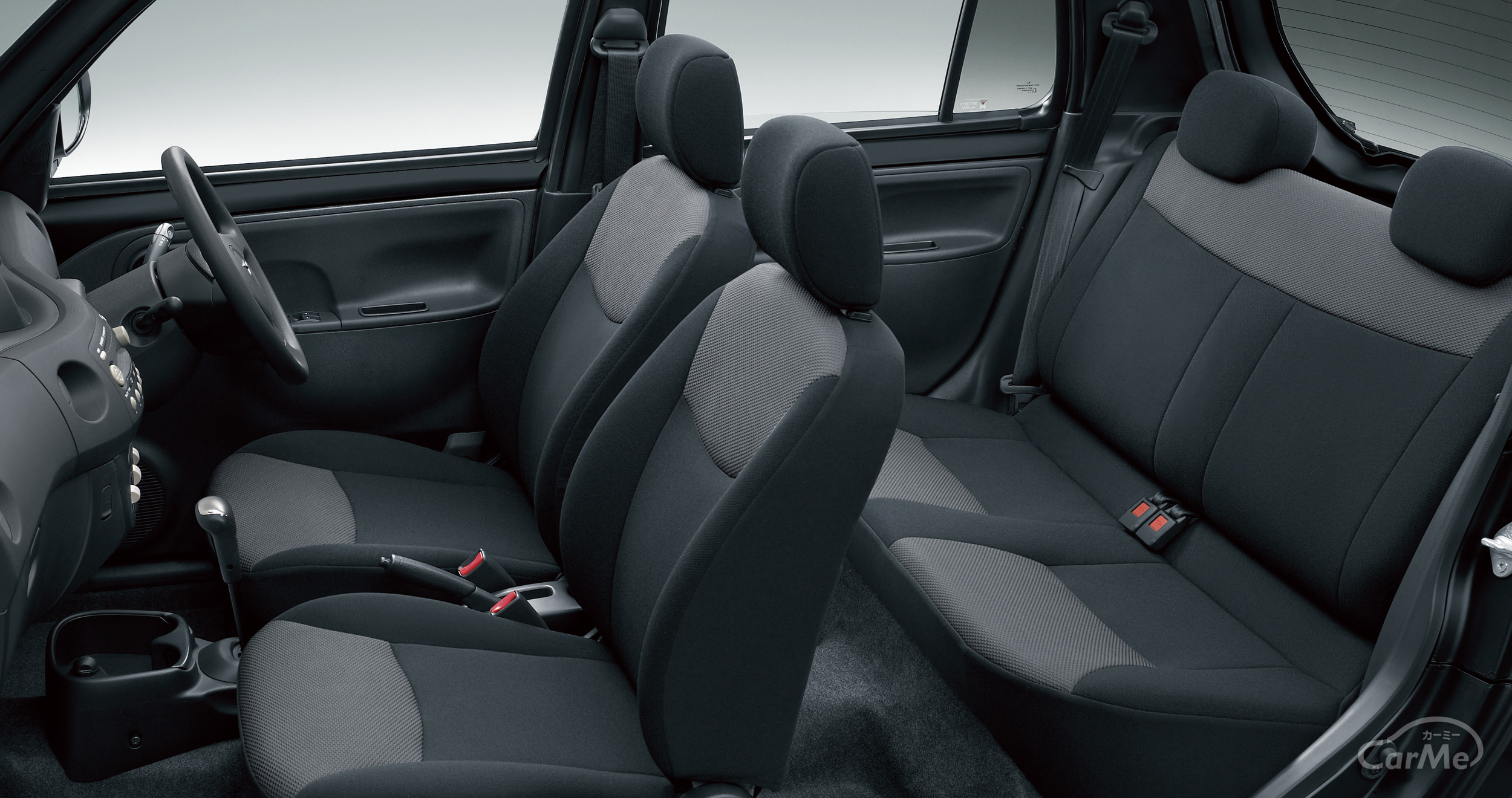 ダイハツ エッセのリアシートの使い勝手は少し難アリ 割り切って使うことで便利な日常の足に