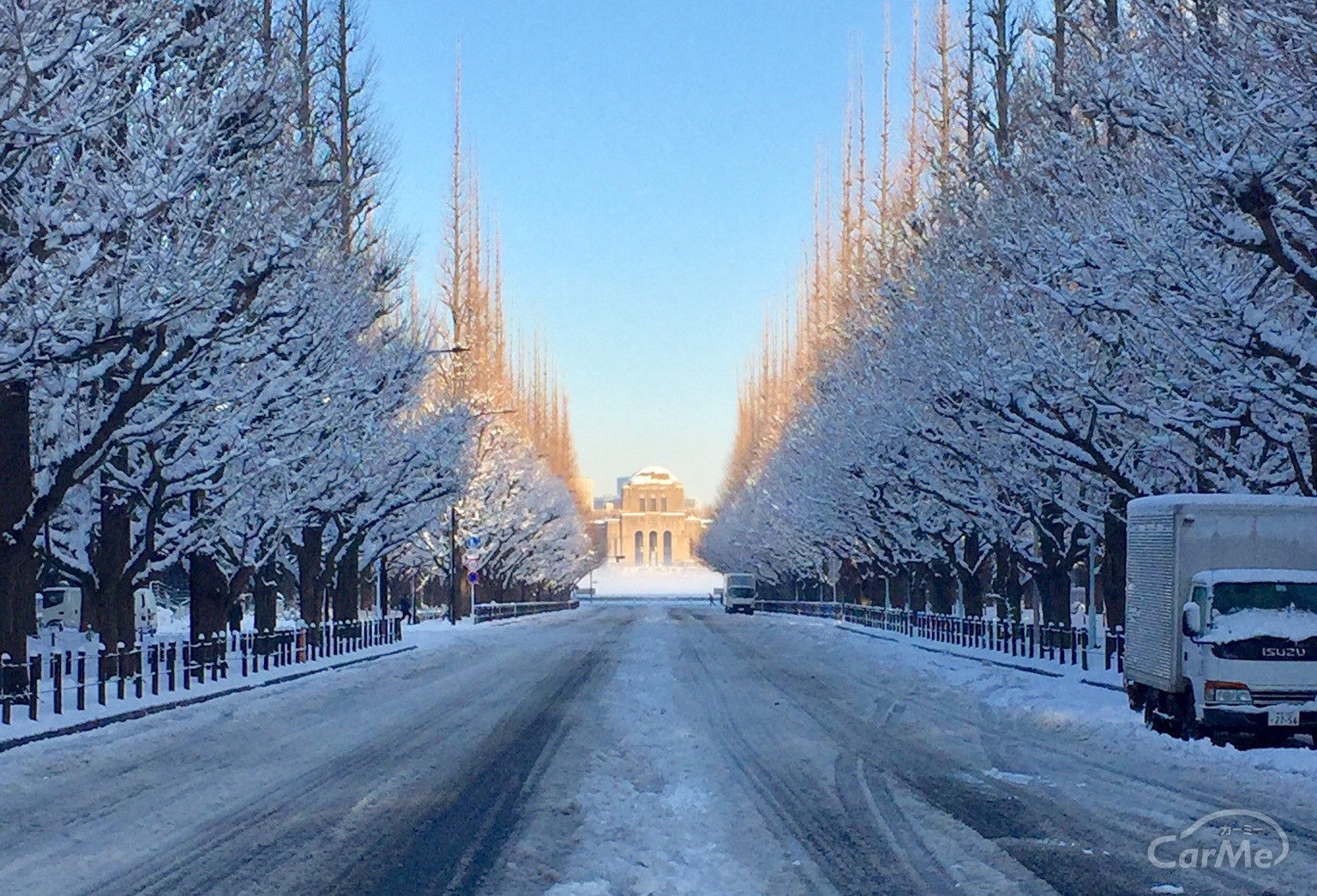 関東で大雪!雪道を夏タイヤで走ると違反ですよ。 by 車選びドットコム 関東で大雪!雪道を夏タイヤで走ると違反ですよ。 by 車選びドットコム